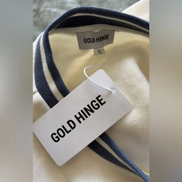 Gold Hinge White and Blue Sweatshirt and Shorts Set - Picture 7 of 7